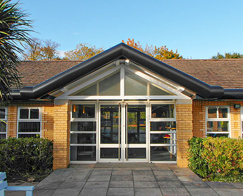 bullnose-fascias-entrance-hillis-lodge