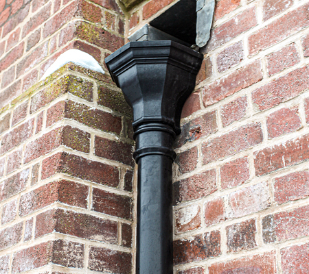 guttercrest aluminium fluted hopper with traditional round cast downpipe
