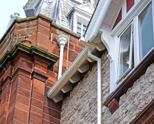 guttercrest aluminium round downpipes white llandudno