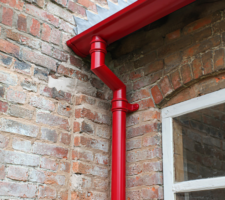 Victorian ogee with tradional downpipe and swan neck fitted to Georgian estate